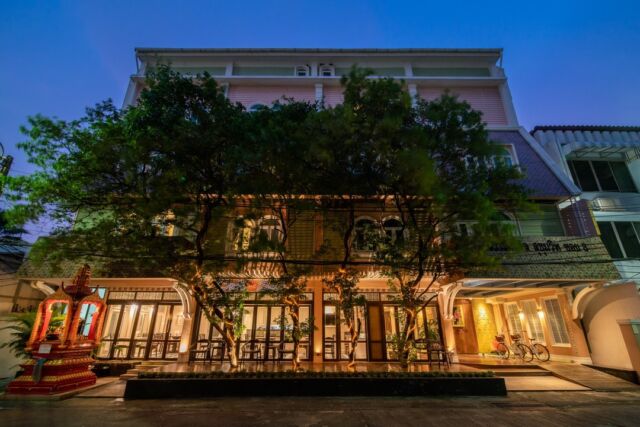 With the lovely atmosphere on Sukhumvit Soi 8, you’d have a pleasant time staying with us at La Petite Salil Sukhumvit Soi 8. Monthly rate starting from THB 10,000 inclusive of all electricity and water supply.

For more information:
📲Line @lapetitesalil
☎️+66 (0)2 114 3536

#LaPetiteSalilHotels #Boutiquehotel #Bangkok