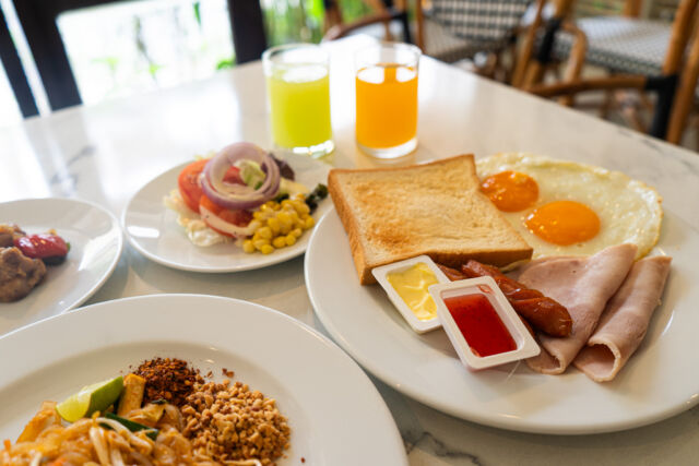 Start your day deliciously.

Indulge in the best of both worlds: savoring Thai and International Flavors in the serene ambiance of our Semi-outdoor buffet breakfast setting – where comfort meets culinary delight at La Petite Salil Sukhumvit Soi 8🥖🍳🥗

#LaPetiteSalilHotels #Bangkok #Nana #CozyBreakfast