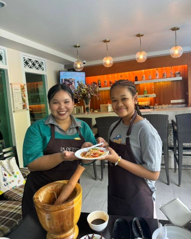 Enjoy various activities during your stay with us in Bangkok where everytime you visit, it’s a new experience!

Learn how to make Thai cuisine with our Mini-Cooking and Drink Making Class activity every Wednesday and Thursday afternoons, starting at 12:00 p.m. Swirl up your own sweet delights of cotton candy every afternoon from 2:00 to 5:00 p.m. Splash a color of paint in your own style with our bag painting activity, tailor-made for you to create your very own personalized La Petite Salil bag!

👉 Book now: https://bit.ly/3ntqCOy

For more information:
📱 Line: https://lin.ee/aPqEixN
🛍️ Line Shop: https://shop.line.me/@lapetitesalil
📞 Tel: 66 (0) 2 662 5480
📧 infosl2@lapetitesalil.com
🌐 https://www.lapetitesalil.com/sukhumvitthonglor1/

#LaPetiteSalilHotels #Bangkok #Thonglor
